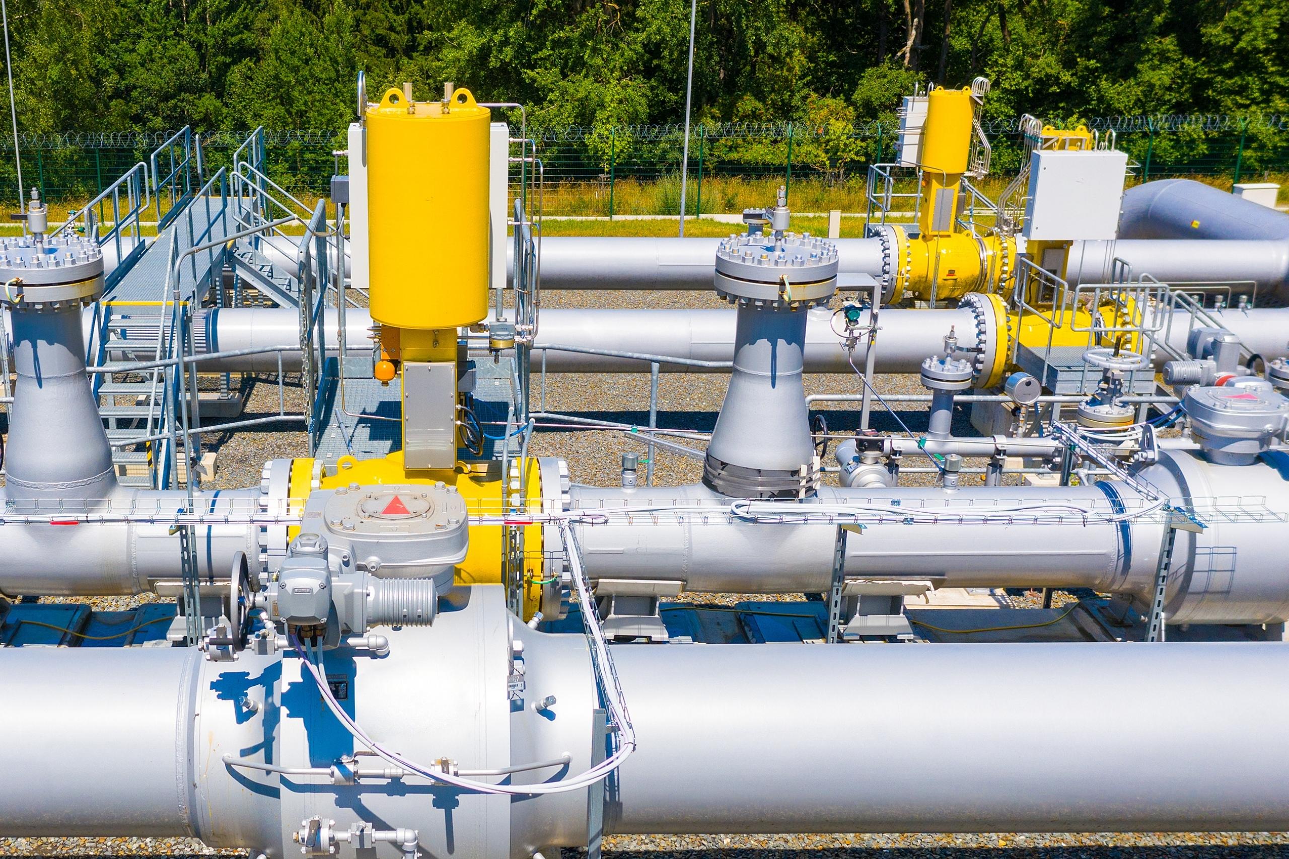 hikar-oil-and-gas-image